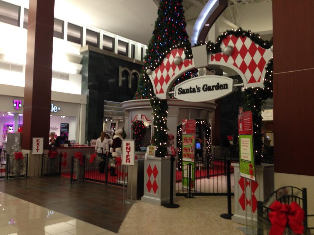 Santas+Garden+at+the+Cherry+Hill+Mall+