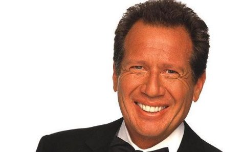 Garry Shandling, beloved comedian, dies