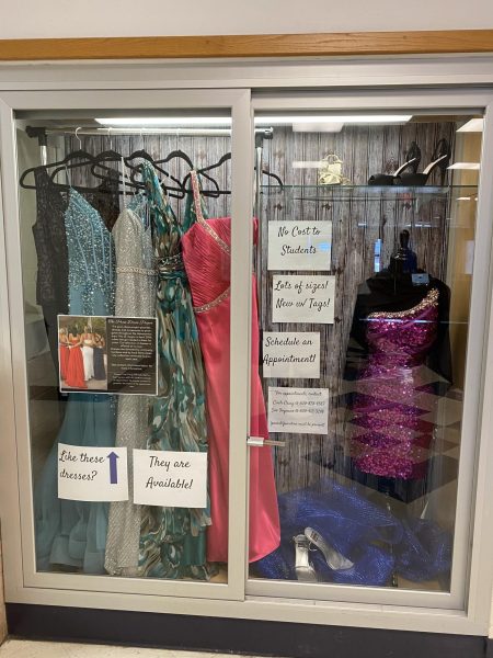Womans Civic Club Prom Dress Project allows prom goers to say yes to a free dress